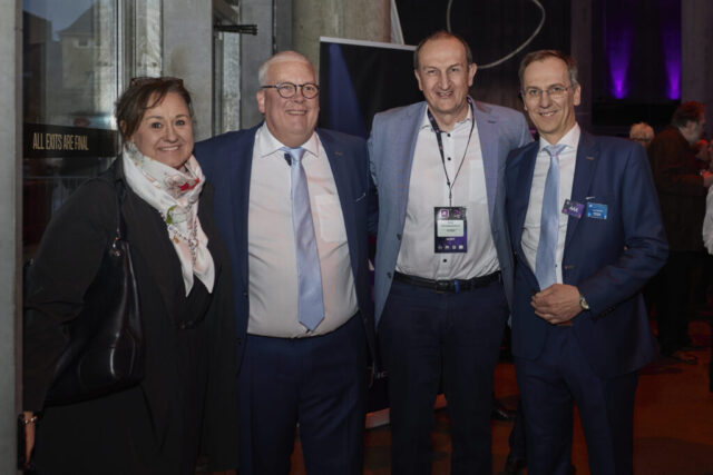 ((c) E Devillet) Rcarré 25 ans-100