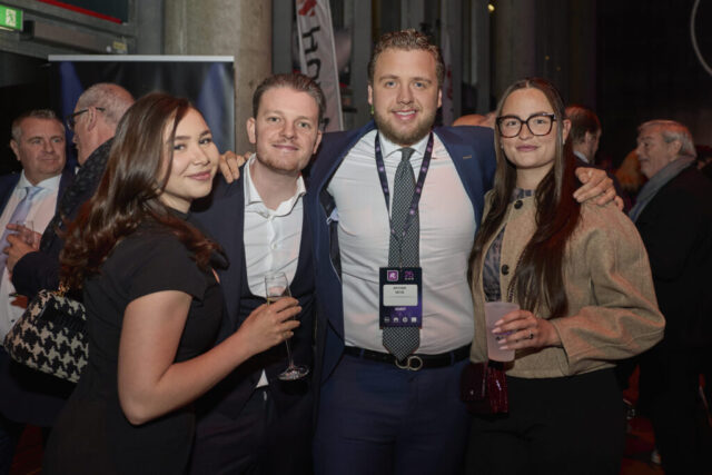 ((c) E Devillet) Rcarré 25 ans-185