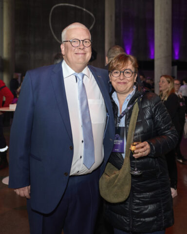 ((c) E Devillet) Rcarré 25 ans-28