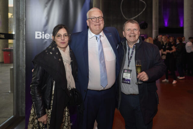 ((c) E Devillet) Rcarré 25 ans-33