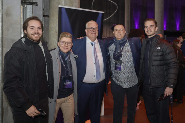 ((c) E Devillet) Rcarré 25 ans-55