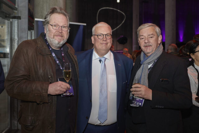 ((c) E Devillet) Rcarré 25 ans-75