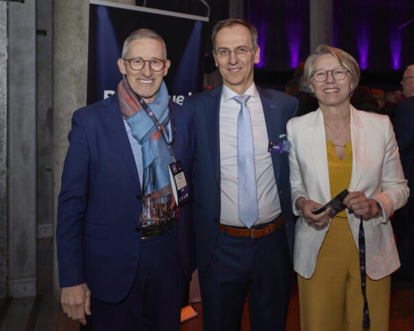 ((c) E Devillet) Rcarré 25 ans-76