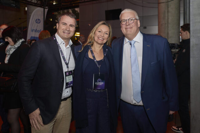 ((c) E Devillet) Rcarré 25 ans-82