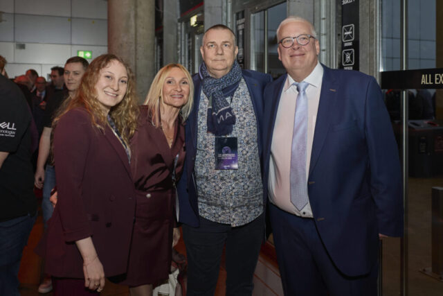 ((c) E Devillet) Rcarré 25 ans-91