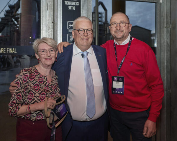 ((c) E Devillet) Rcarré 25 ans-98